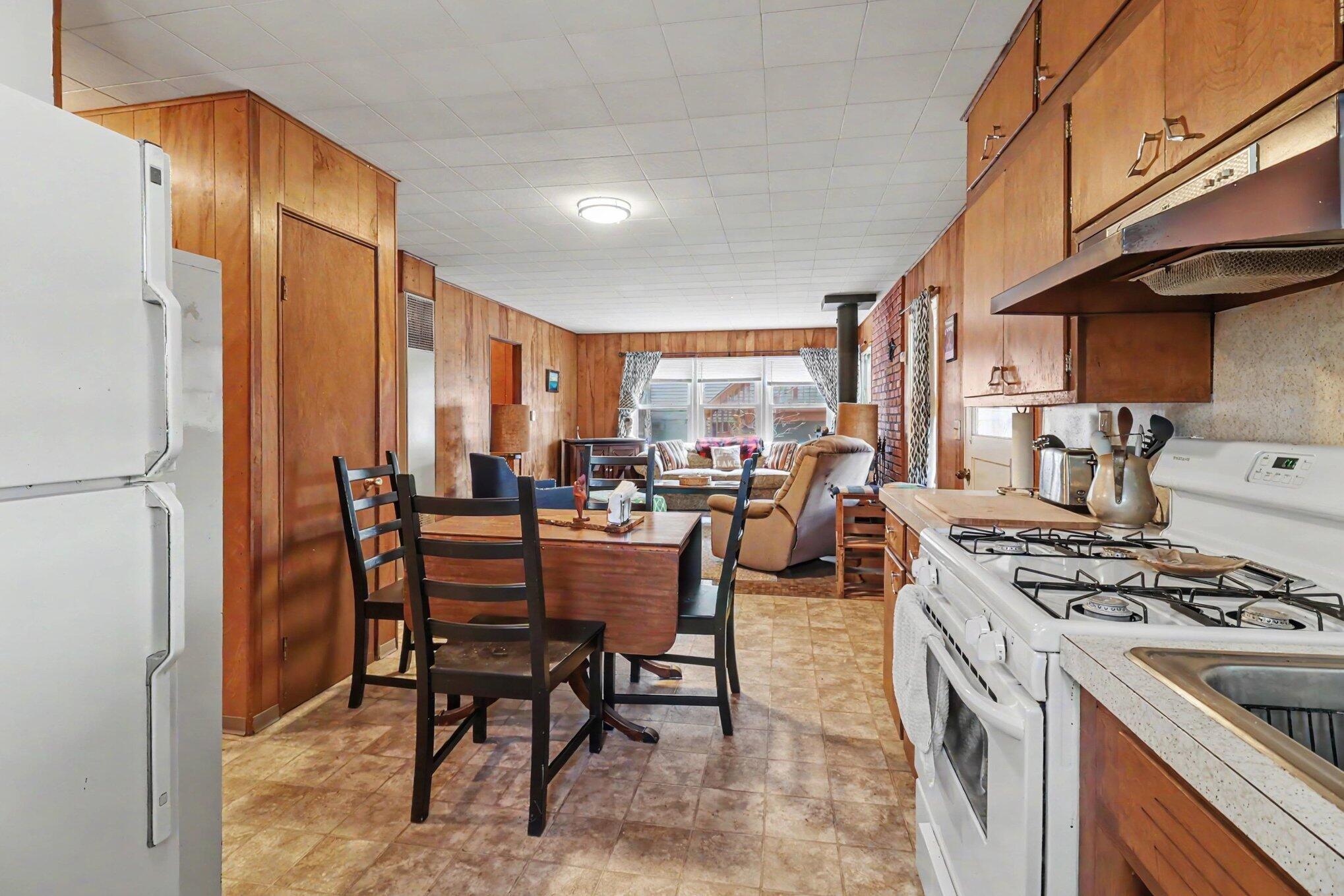 5619 East Deer Road Fountain, MI 49410 - Photo 16 of 27 Kitchen