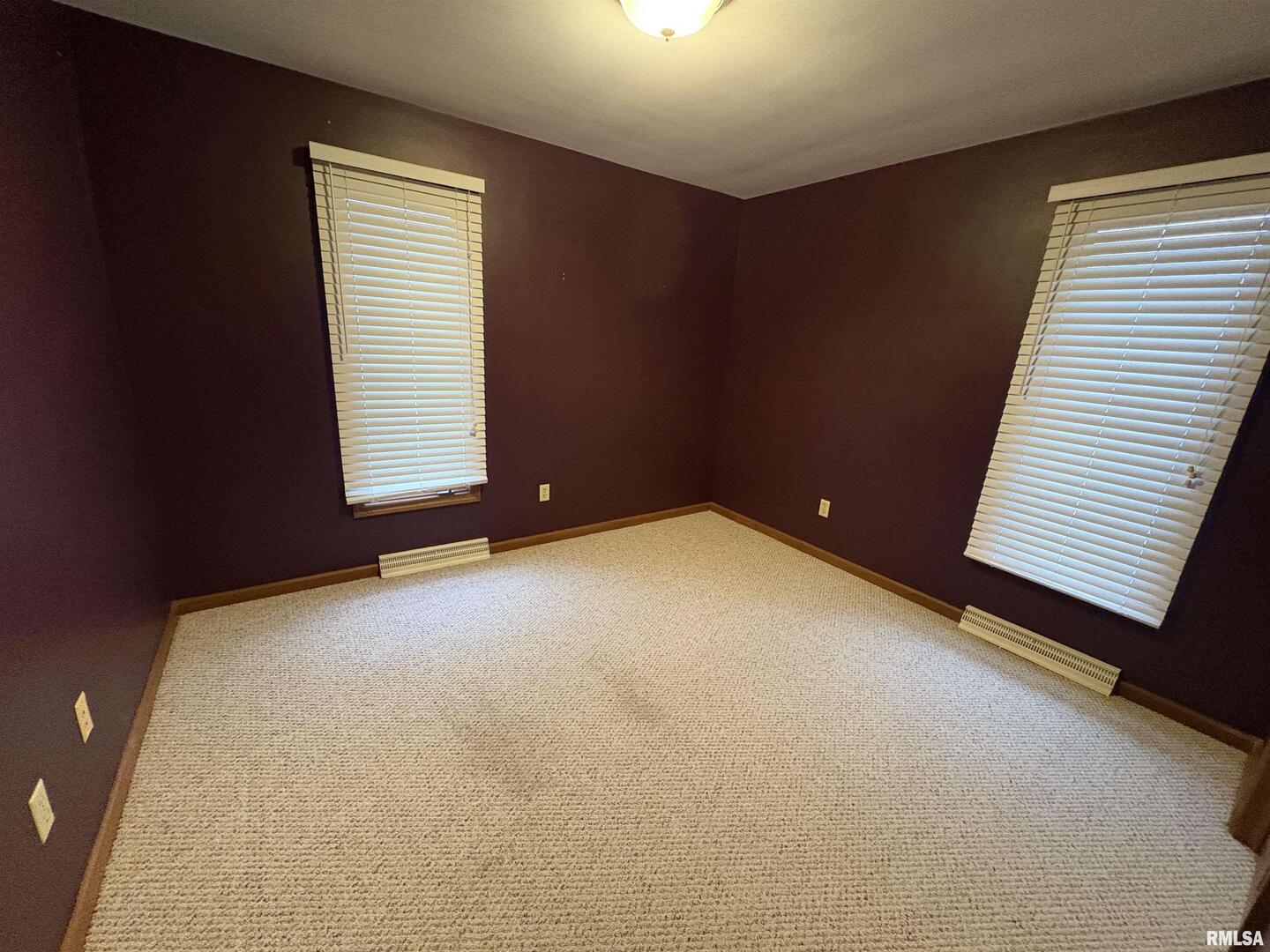 623 Meadowbrook Lane Centralia, IL 62801 - Photo 12 of 16 an empty room with windows