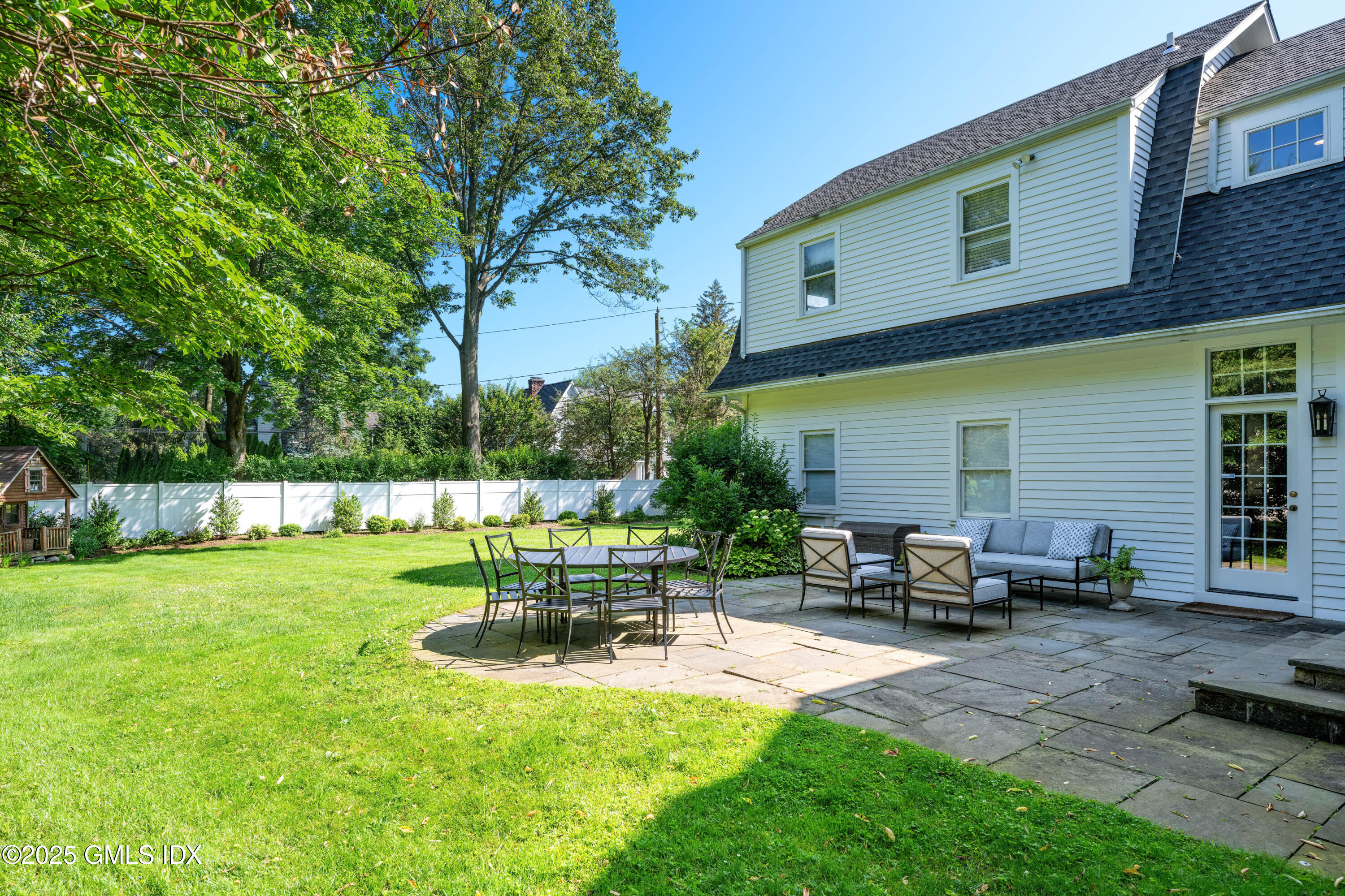 227 Riverside Avenue Riverside, CT 06878 - Photo 24 of 30 Terrace/Backyard