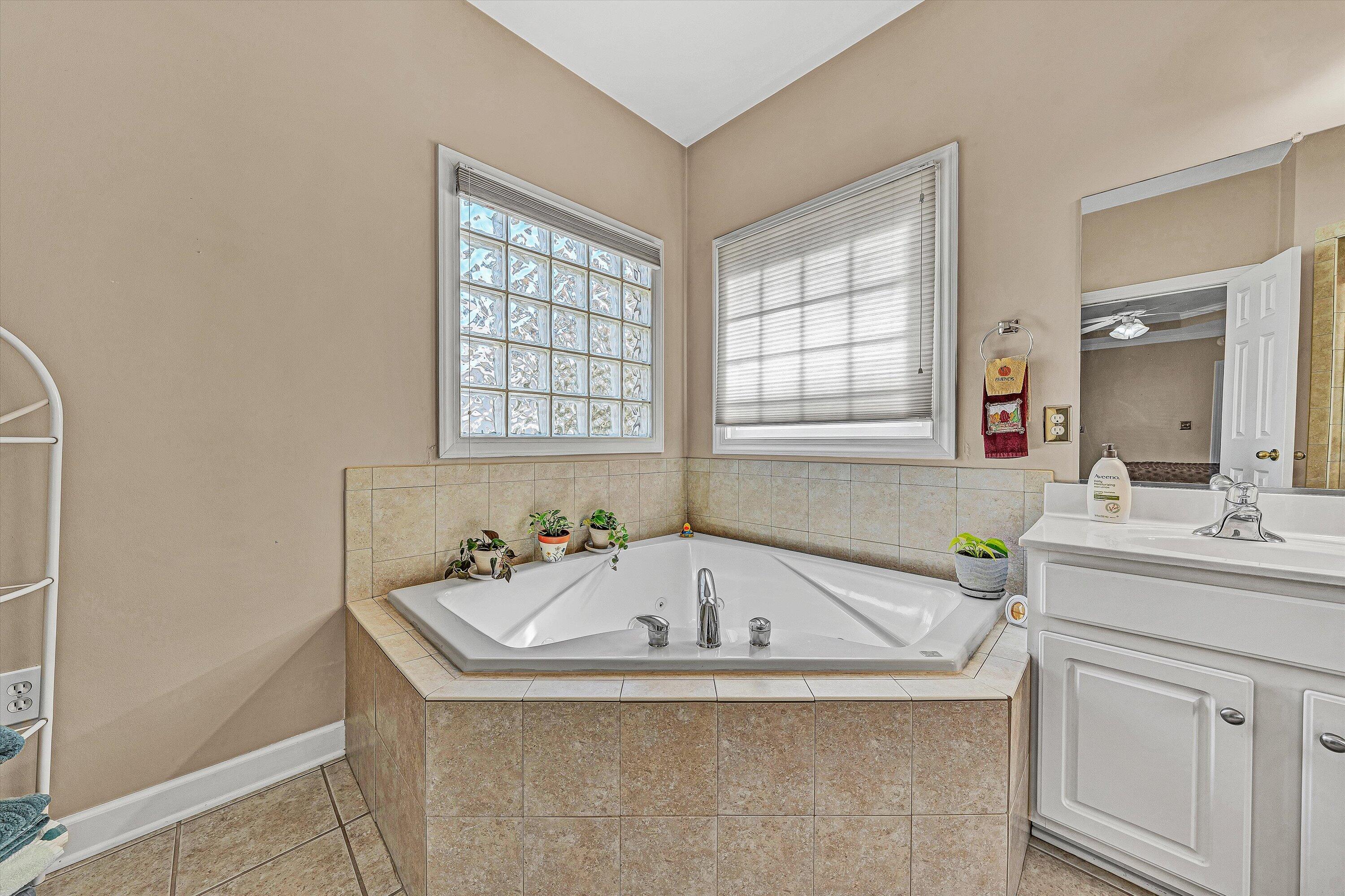 5432 Quail Ridge Circle Roanoke, VA 24018 - Photo 21 of 61 24-DSC00218