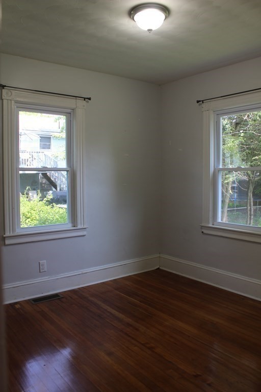 11-13 Lorimer Street Springfield, MA 01151 - Photo 18 of 29 Gallery Image 18
