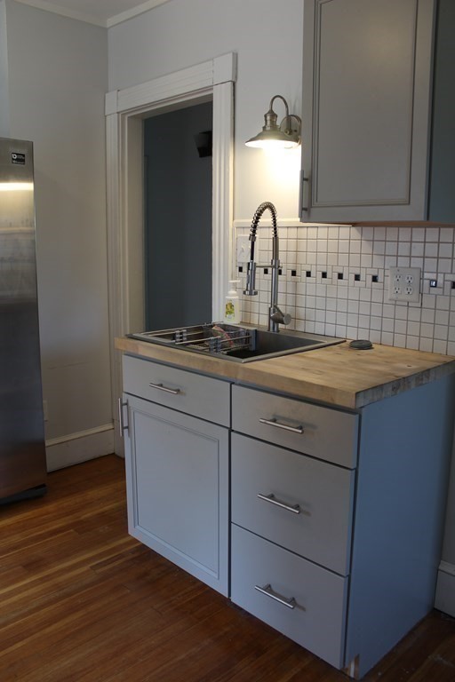 11-13 Lorimer Street Springfield, MA 01151 - Photo 9 of 29 Gallery Image 9