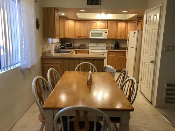 $1,650 | 12222 North Paradise Village Parkway West, Unit 231, Phoenix, AZ 85032