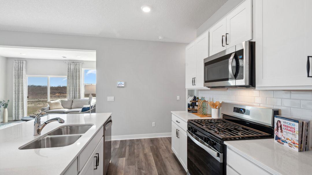 12823 Lawrence Way Rogers, MN 55374 - Photo 3 of 27