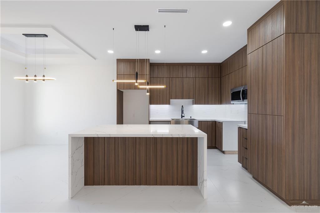 2705 East Pecos Road Edinburg, TX 78542 - Photo 3 of 17