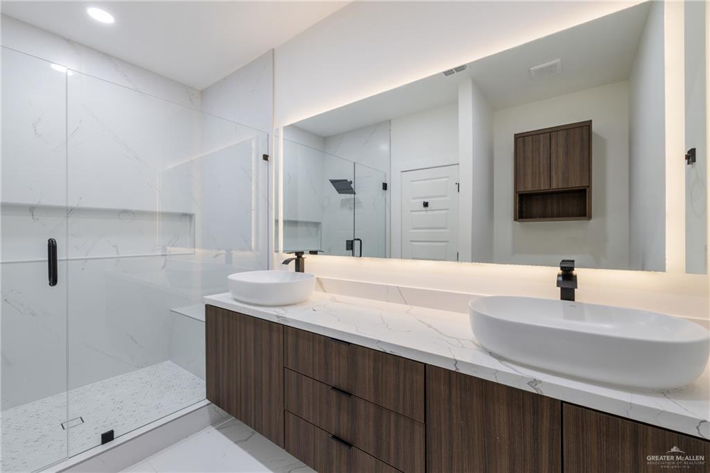 2705 East Pecos Road Edinburg, TX 78542 - Photo 10 of 17