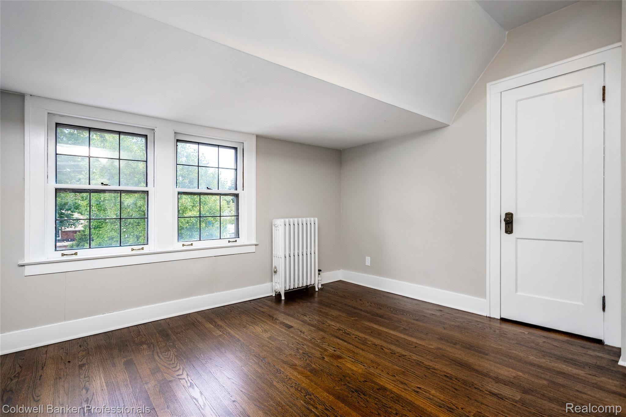 564 Washington Road Grosse Pointe, MI 48230 - Photo 19 of 21 564 Washington L051.jpg