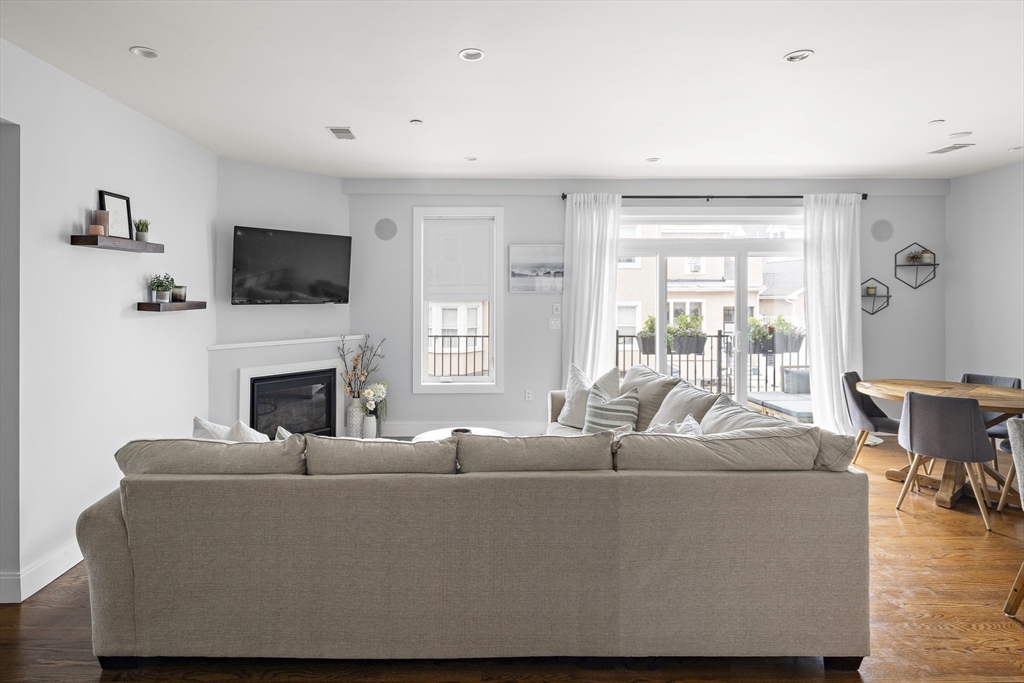 6 Ashland Street, Unit 2 Boston, MA 02122 - Photo 3 of 27