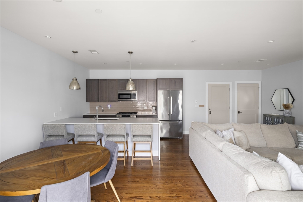 6 Ashland Street, Unit 2 Boston, MA 02122 - Photo 4 of 27