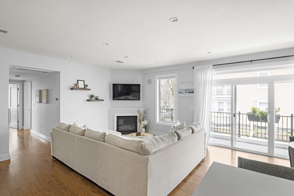 6 Ashland Street, Unit 2 Boston, MA 02122 - Photo 5 of 27
