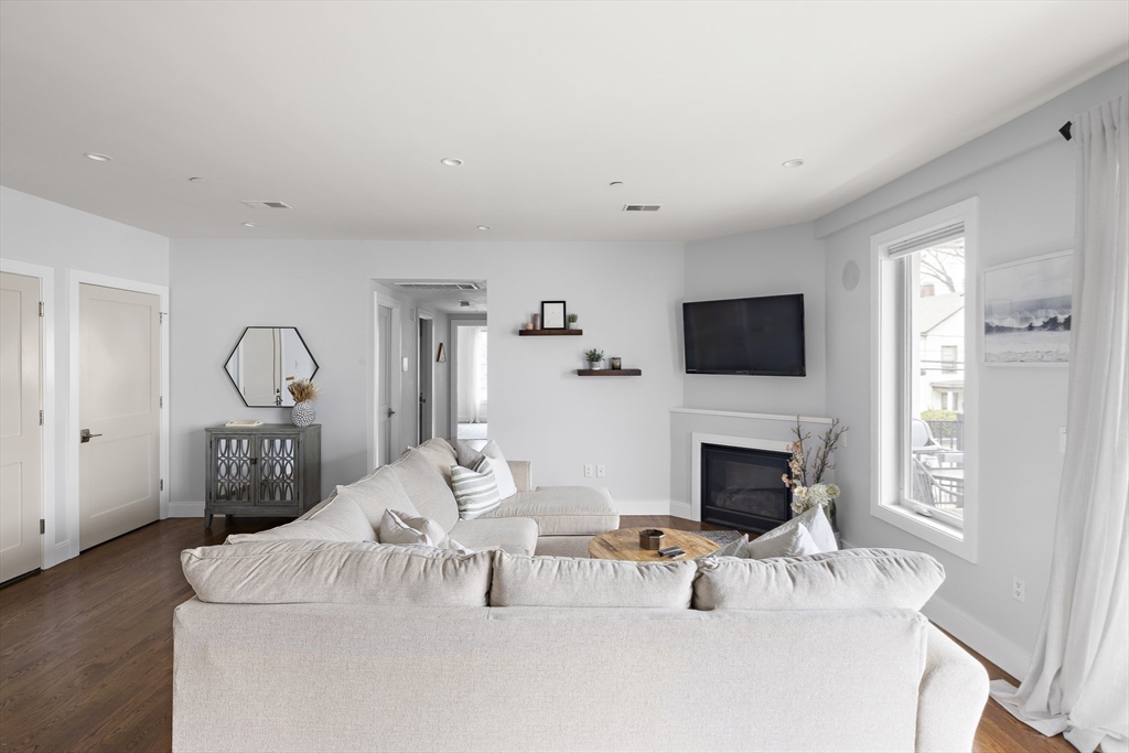 6 Ashland Street, Unit 2 Boston, MA 02122 - Photo 10 of 27