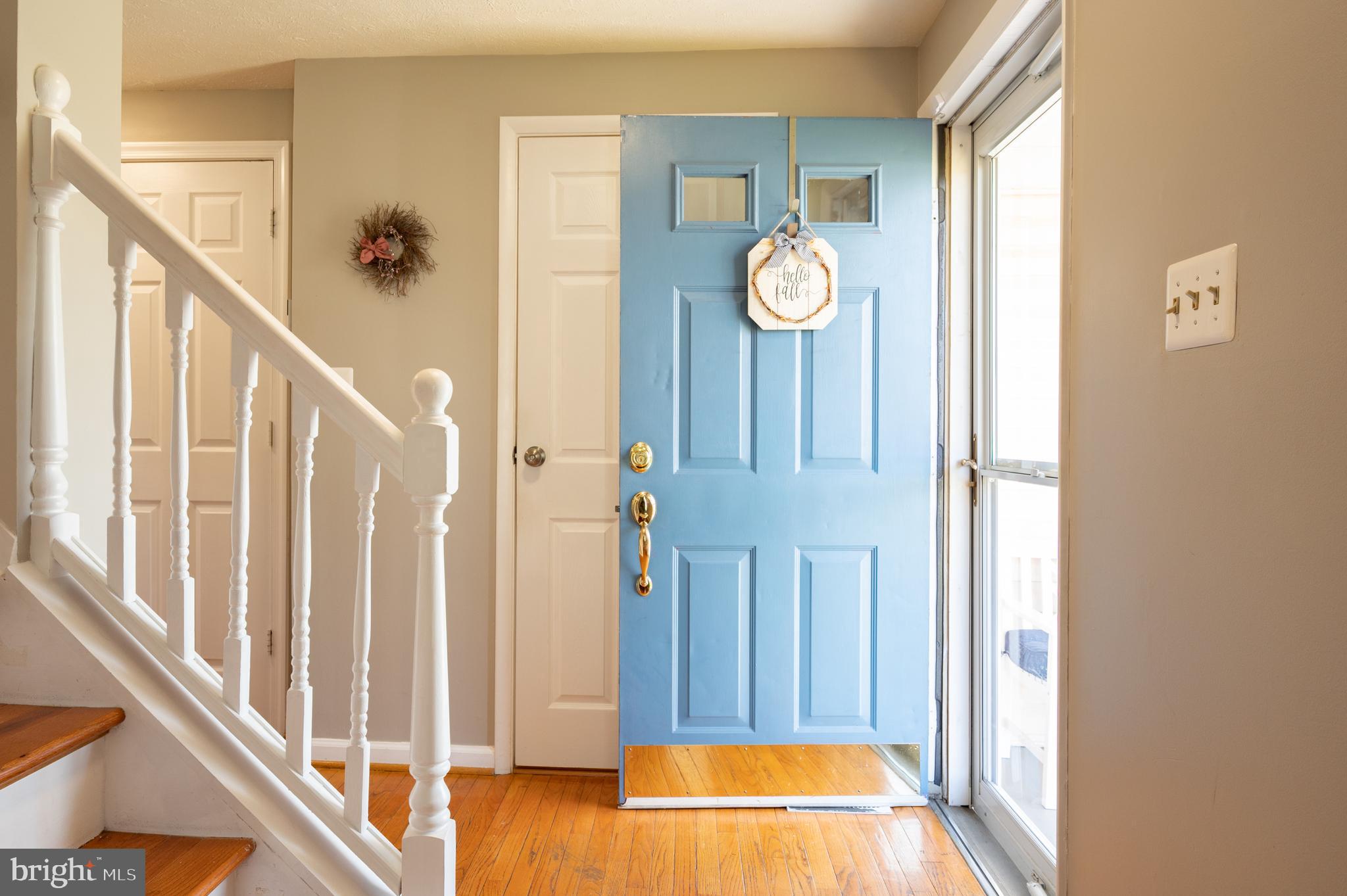 4403 Cub Run Road Chantilly, VA 20151 - Photo 8 of 48 FOYER