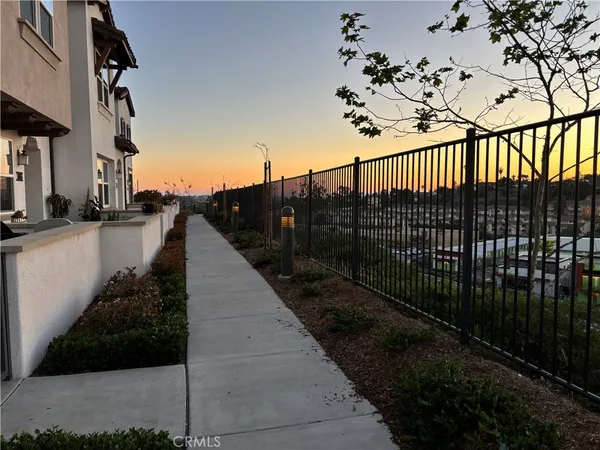 $3,925 | 1064 Delpy Vista Way, Vista, CA 92084