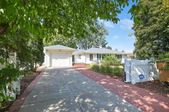 $2,675 | 6638 17th Avenue South, Richfield, MN 55423