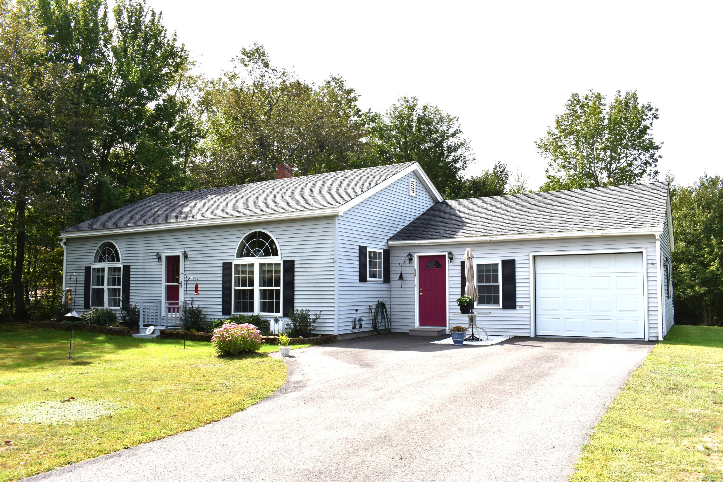 19 Pendleton Road Searsport, ME 04974 - Photo 2 of 37 DSC_0128