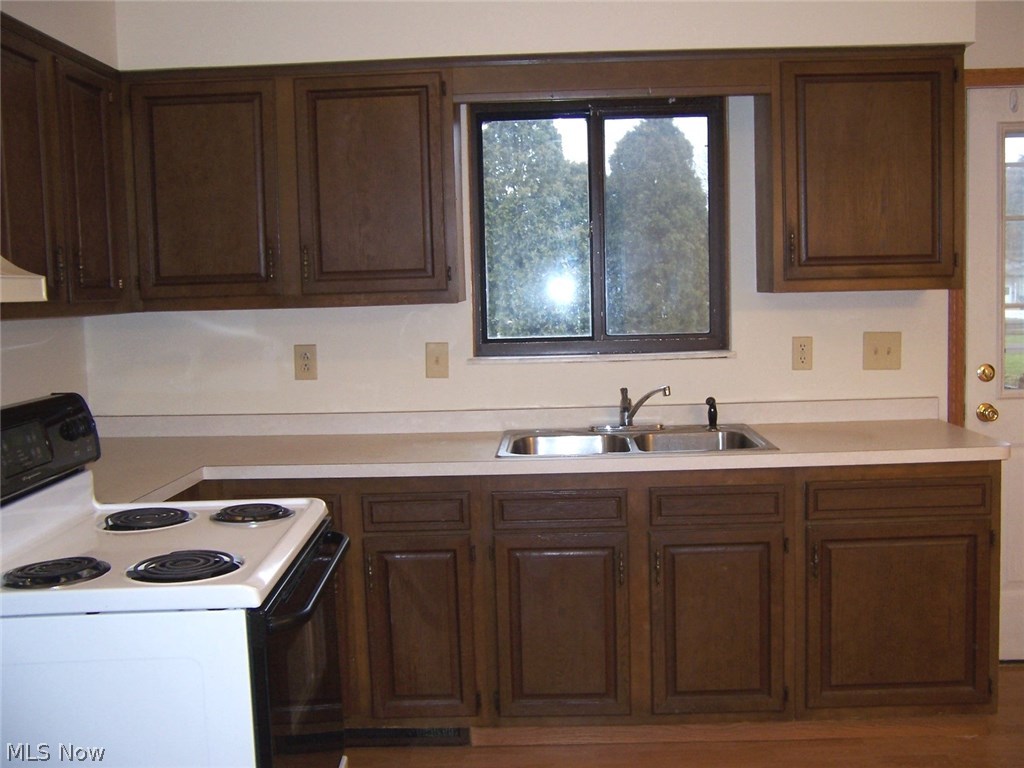 8133 Ninevah Road Geneva, OH 44041 - Photo 10 of 15 Eat in Kitchen includes Appliances