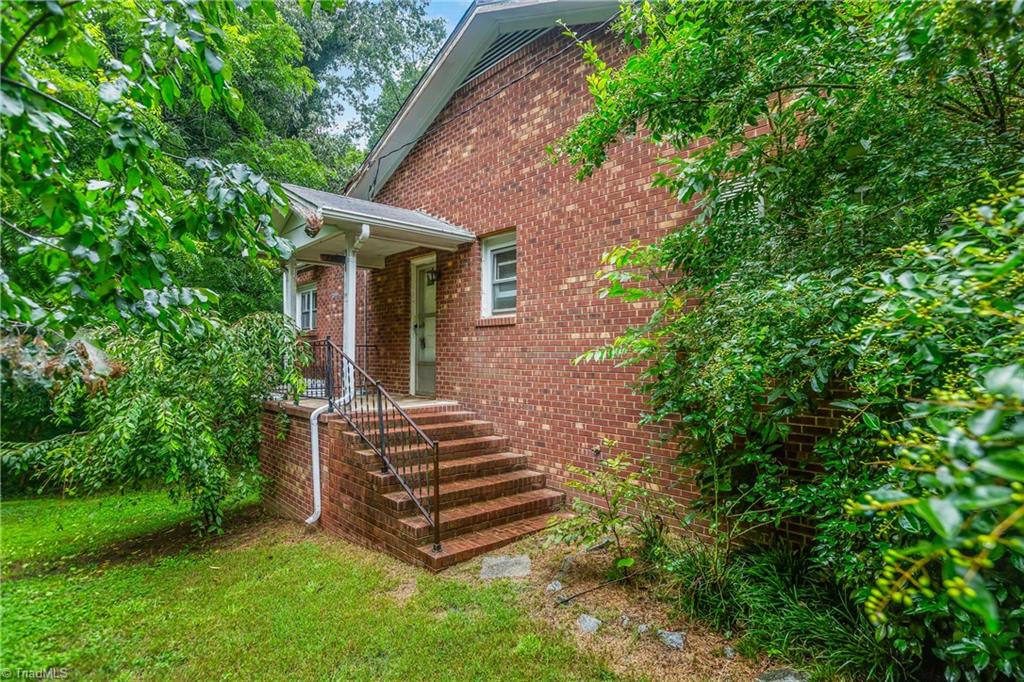 132 Horneytown Road High Point, NC 27265 - Photo 3 of 17 Gallery Image 3