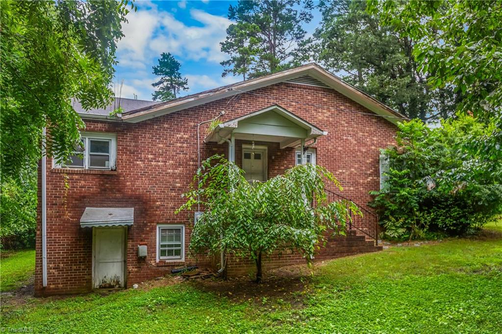 132 Horneytown Road High Point, NC 27265 - Photo 4 of 17 Gallery Image 4