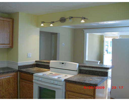 46 Emily Street Springfield, MA 01109 - Photo 3 of 5 Gallery Image 3