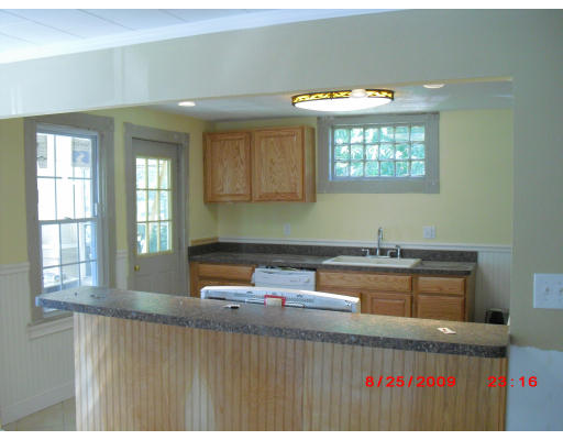 46 Emily Street Springfield, MA 01109 - Photo 4 of 5 Gallery Image 4