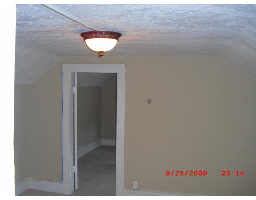 46 Emily Street Springfield, MA 01109 - Photo 5 of 5 Gallery Image 5