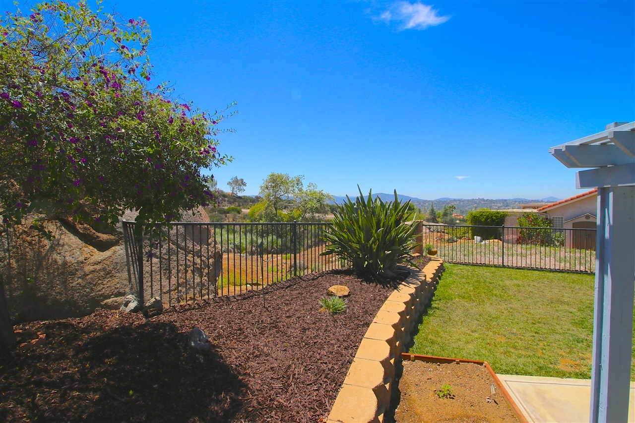 2727 Lobelia Road Alpine, CA 91901 - Photo 6 of 25