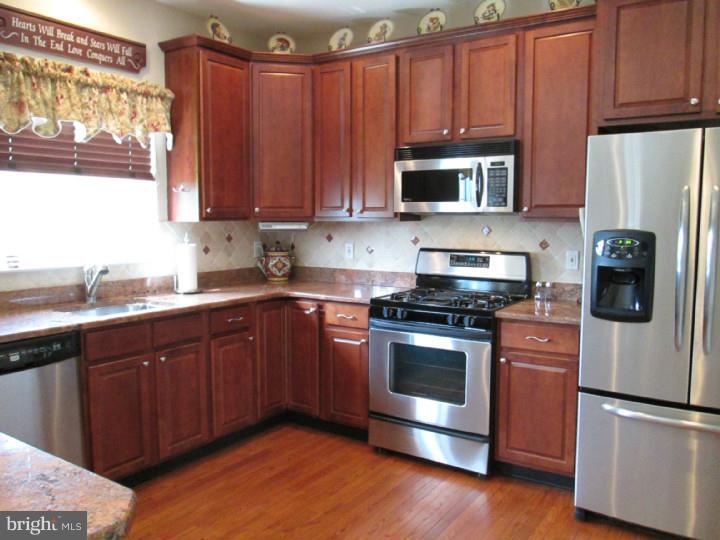 401 Lehigh Road South Glassboro, NJ 08028 - Photo 7 of 25 Kitchen