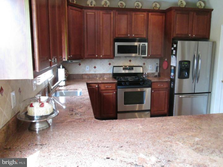 401 Lehigh Road South Glassboro, NJ 08028 - Photo 8 of 25 Kitchen