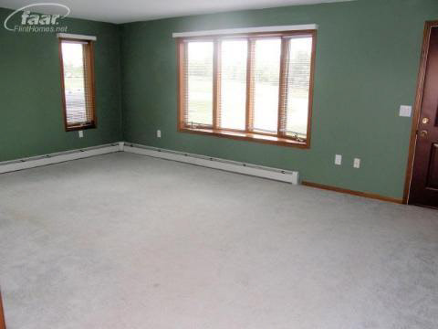 9054 Peet Road Chesaning, MI 48616 - Photo 7 of 12 20174775-6.JPG