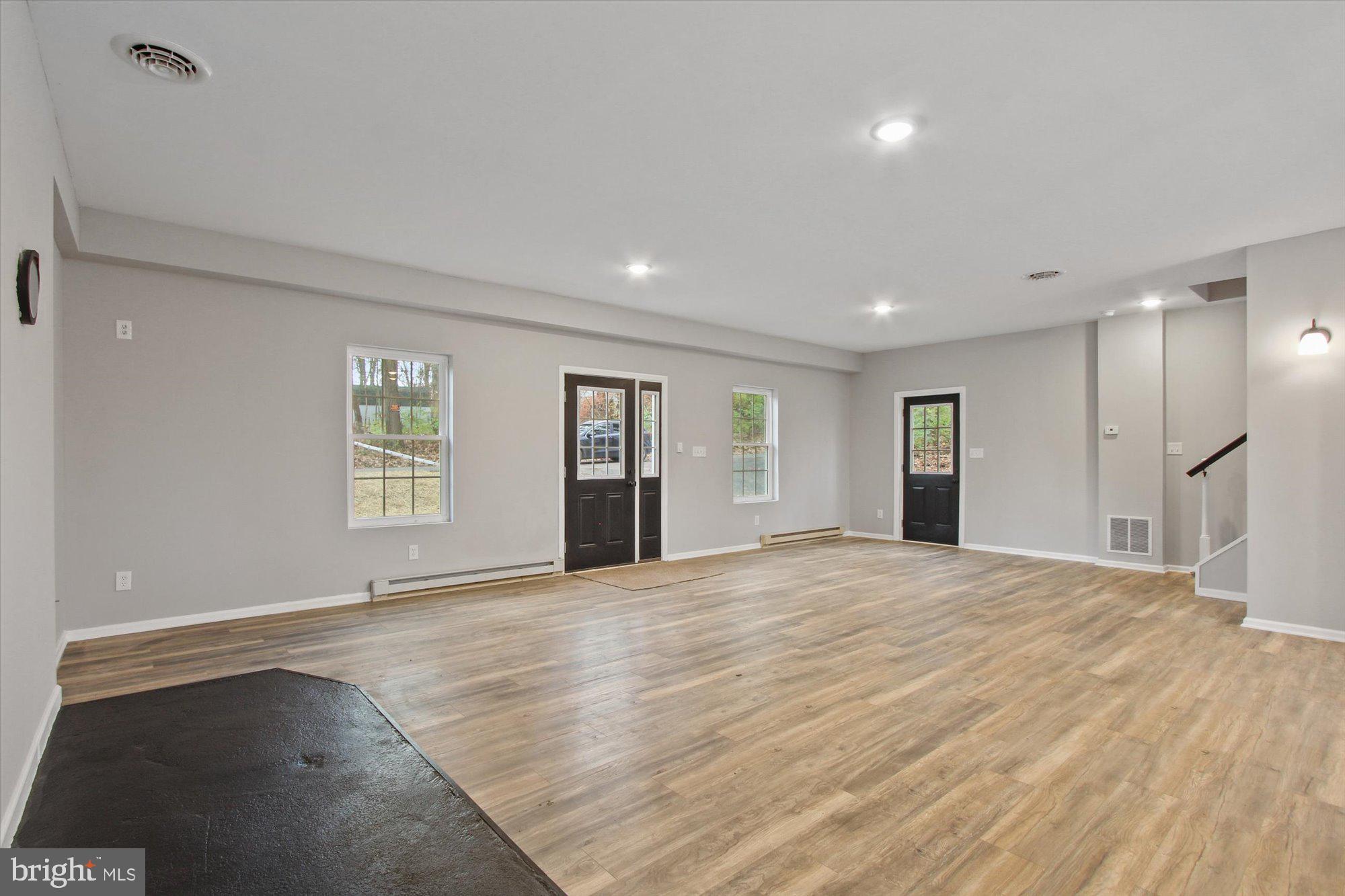 136 Rolling Road Delta, PA 17314 - Photo 4 of 36 Gallery Image 4
