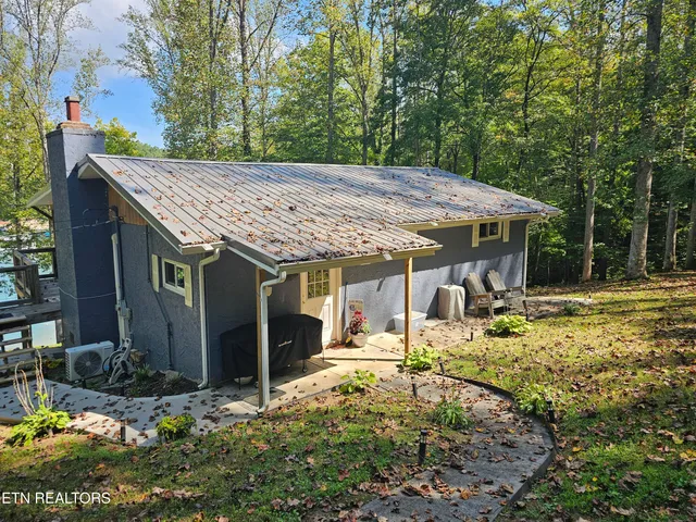 $525,000 | 353 Beach Grove Loop, Sharps Chapel, TN 37866