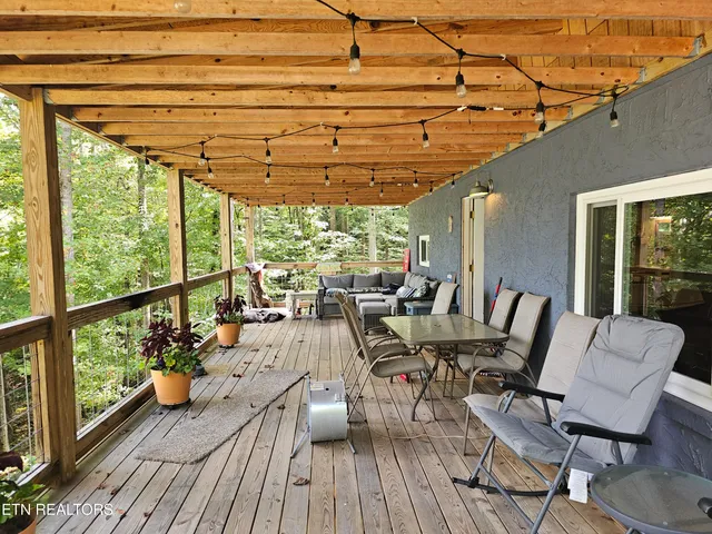 $525,000 | 353 Beach Grove Loop, Sharps Chapel, TN 37866