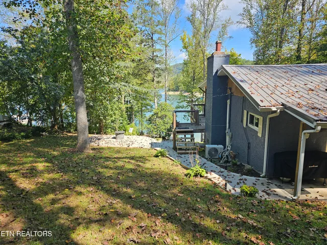 $525,000 | 353 Beach Grove Loop, Sharps Chapel, TN 37866