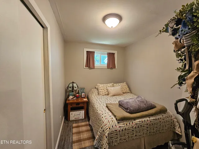 $525,000 | 353 Beach Grove Loop, Sharps Chapel, TN 37866