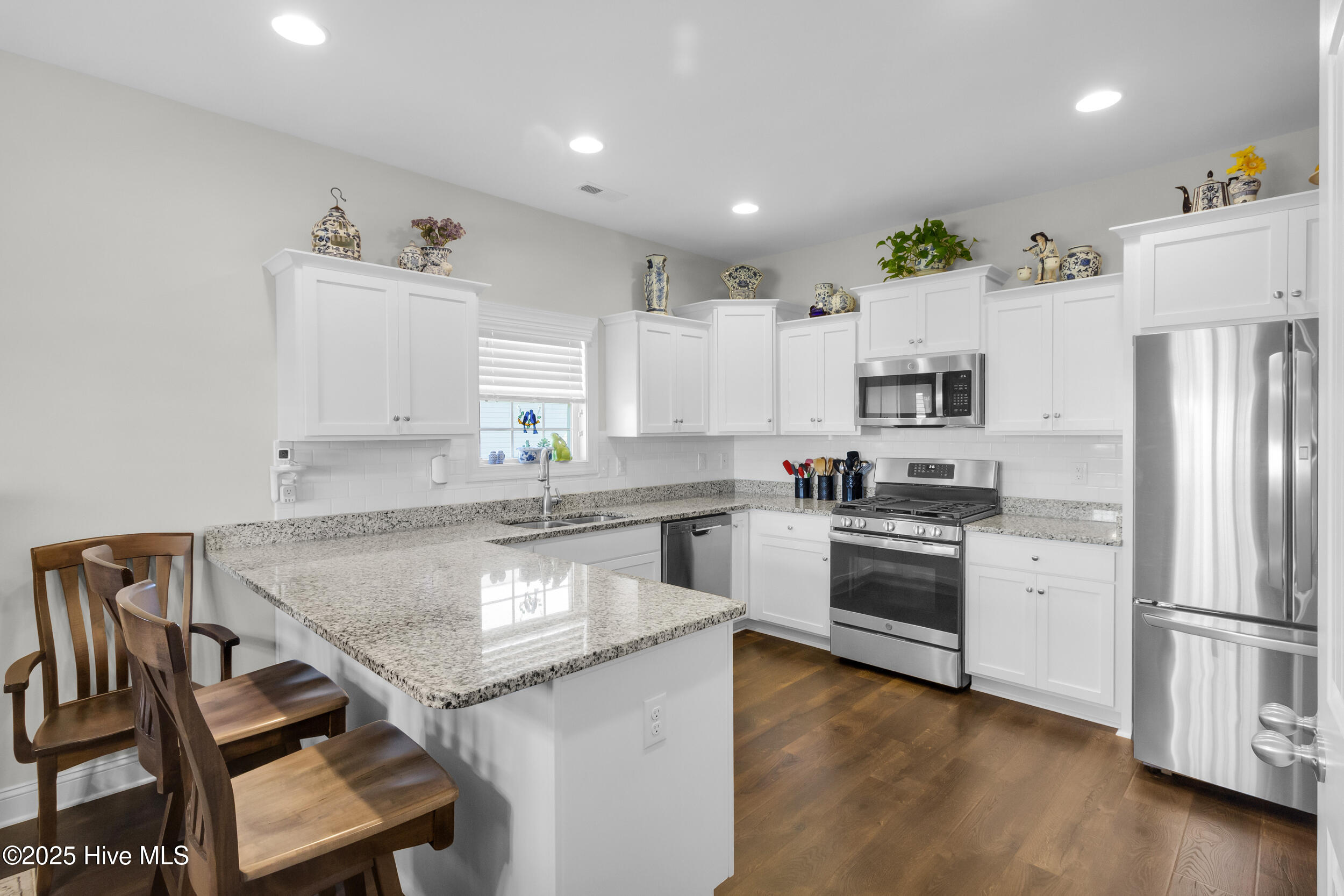 2014 Flounder Run New Bern, NC 28562 - Photo 3 of 30 Kitchen