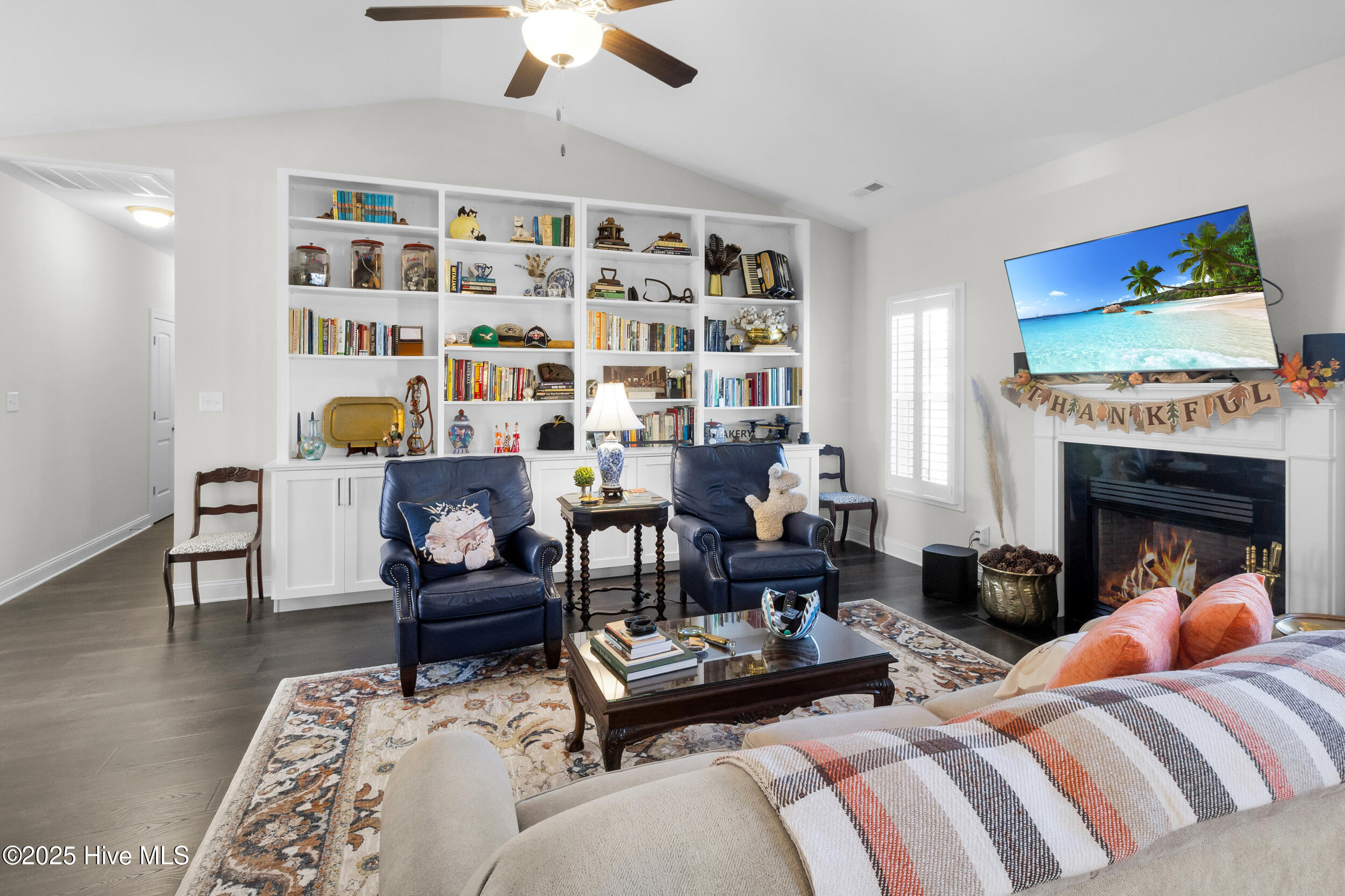 2014 Flounder Run New Bern, NC 28562 - Photo 7 of 30 Living Room