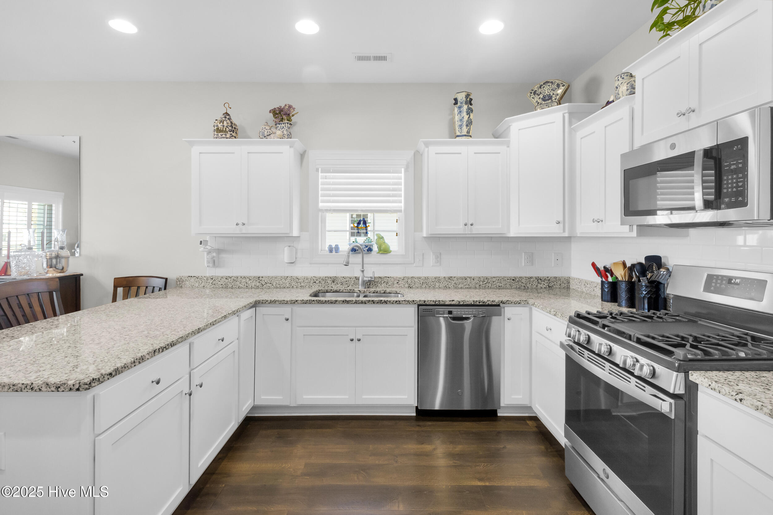 2014 Flounder Run New Bern, NC 28562 - Photo 10 of 30 Kitchen