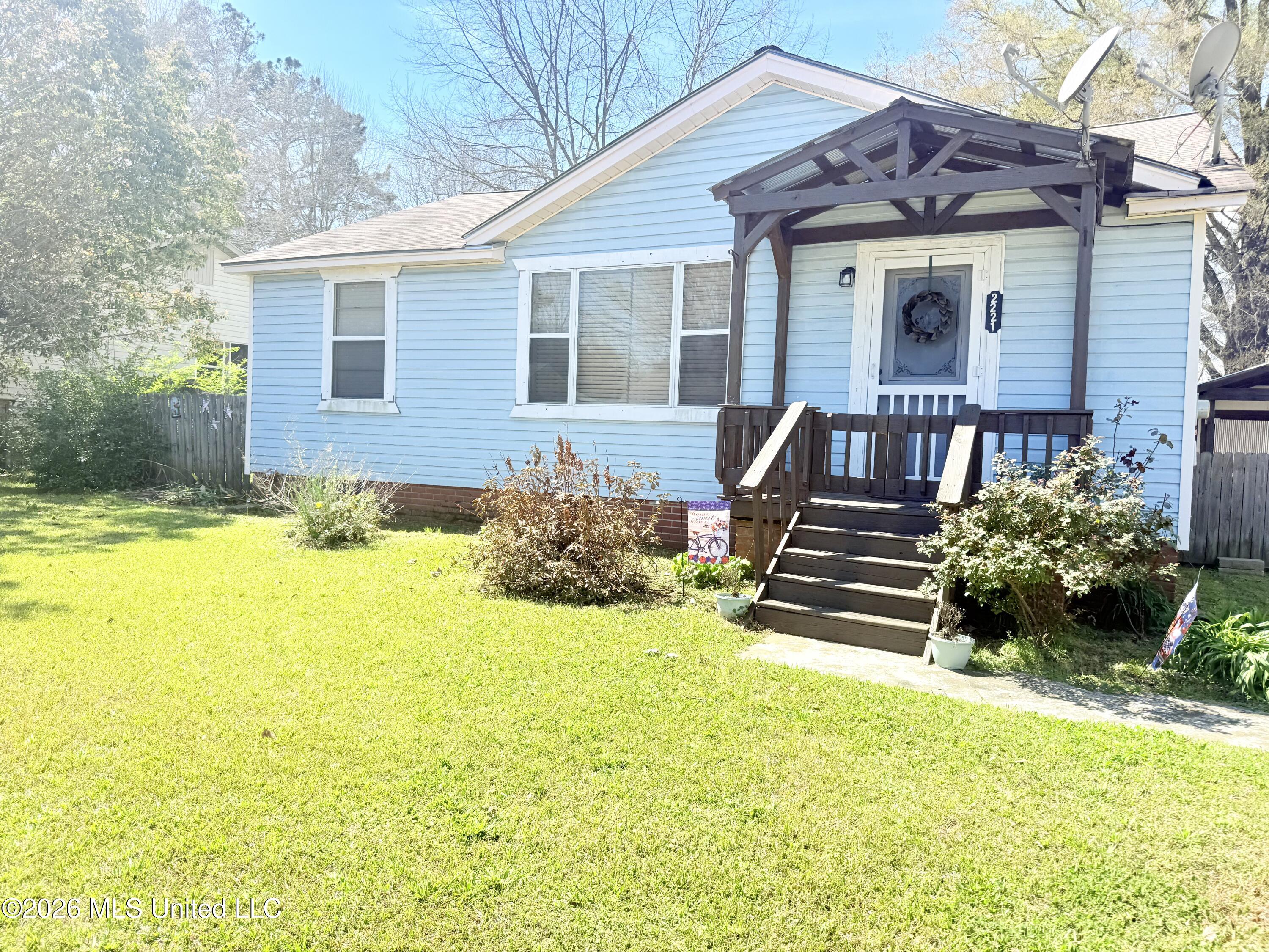 2221 Long Street Grenada, MS 38901 - Photo 15 of 16 IMG_6887