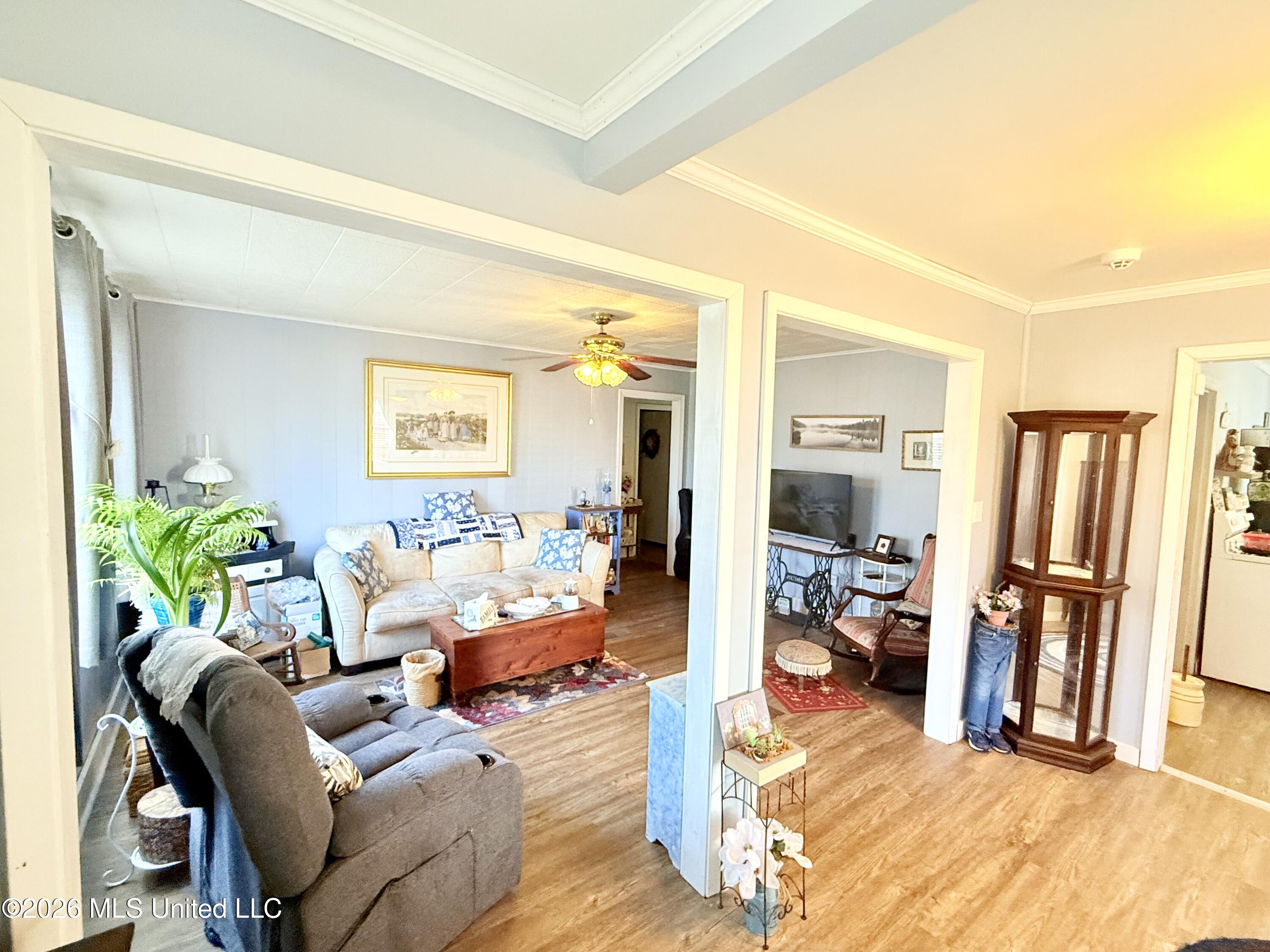 2221 Long Street Grenada, MS 38901 - Photo 3 of 14 IMG_6883