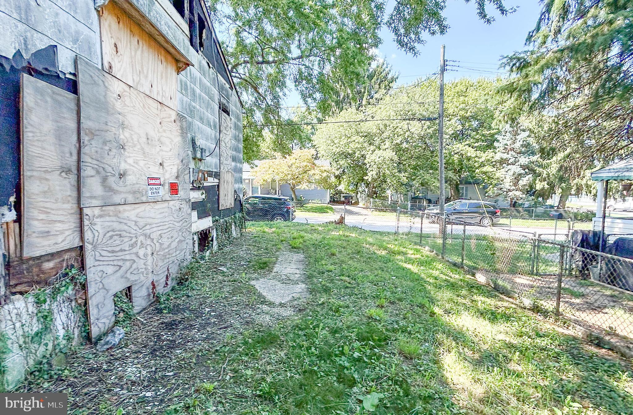 1882 Marshall Road Baltimore, MD 21222 - Photo 4 of 13 a view of yard with green space