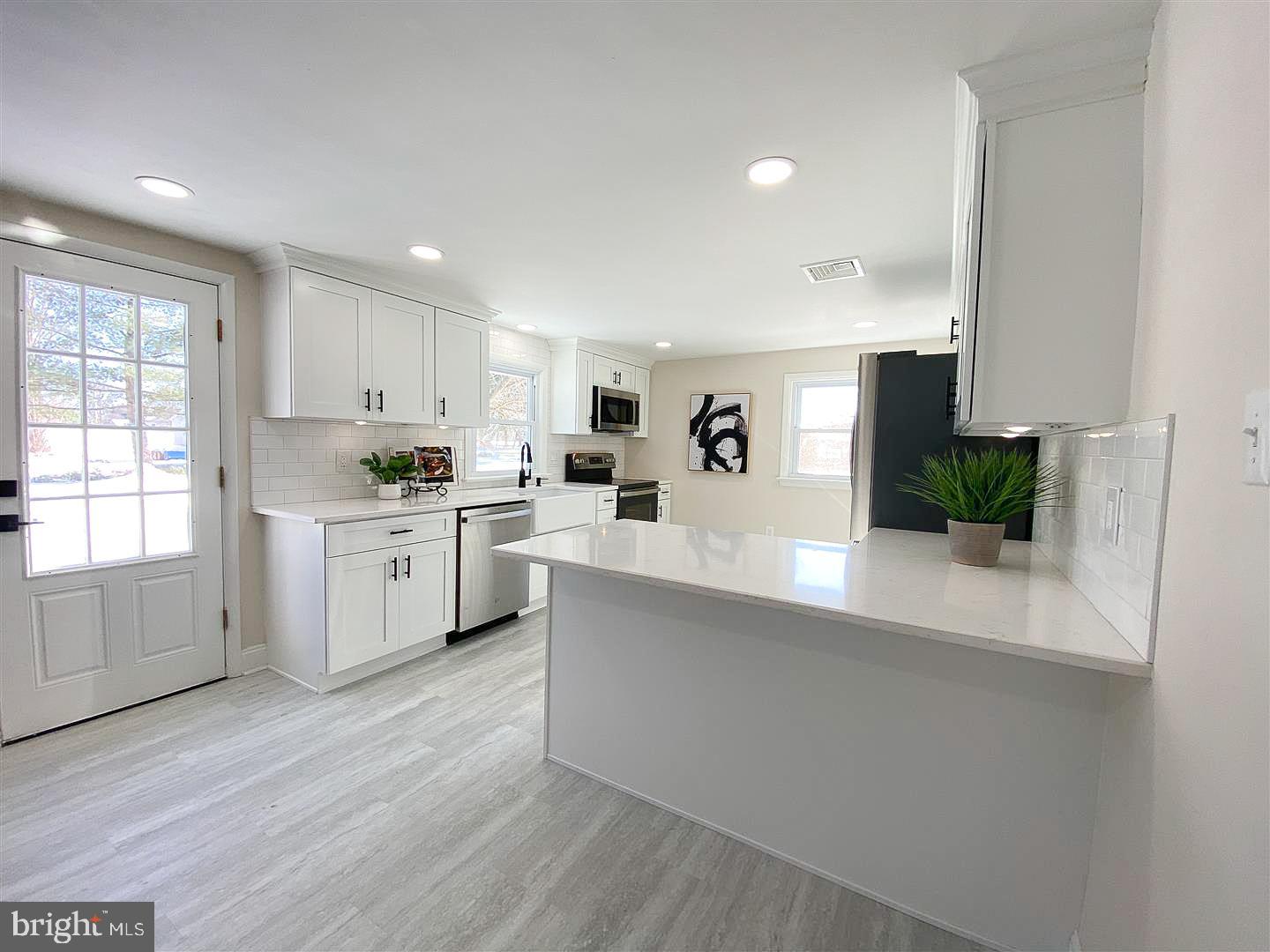 417 Spiece Road Pottstown, PA 19465 - Photo 4 of 34 Gallery Image 4