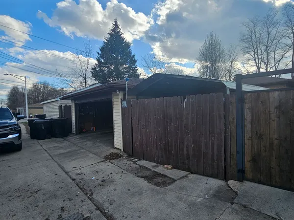 $254,900 | 10955 South Mackinaw Avenue, Chicago, IL 60617