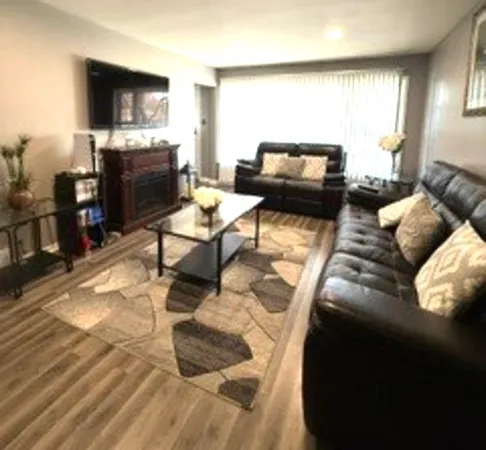 $254,900 | 10955 South Mackinaw Avenue, Chicago, IL 60617