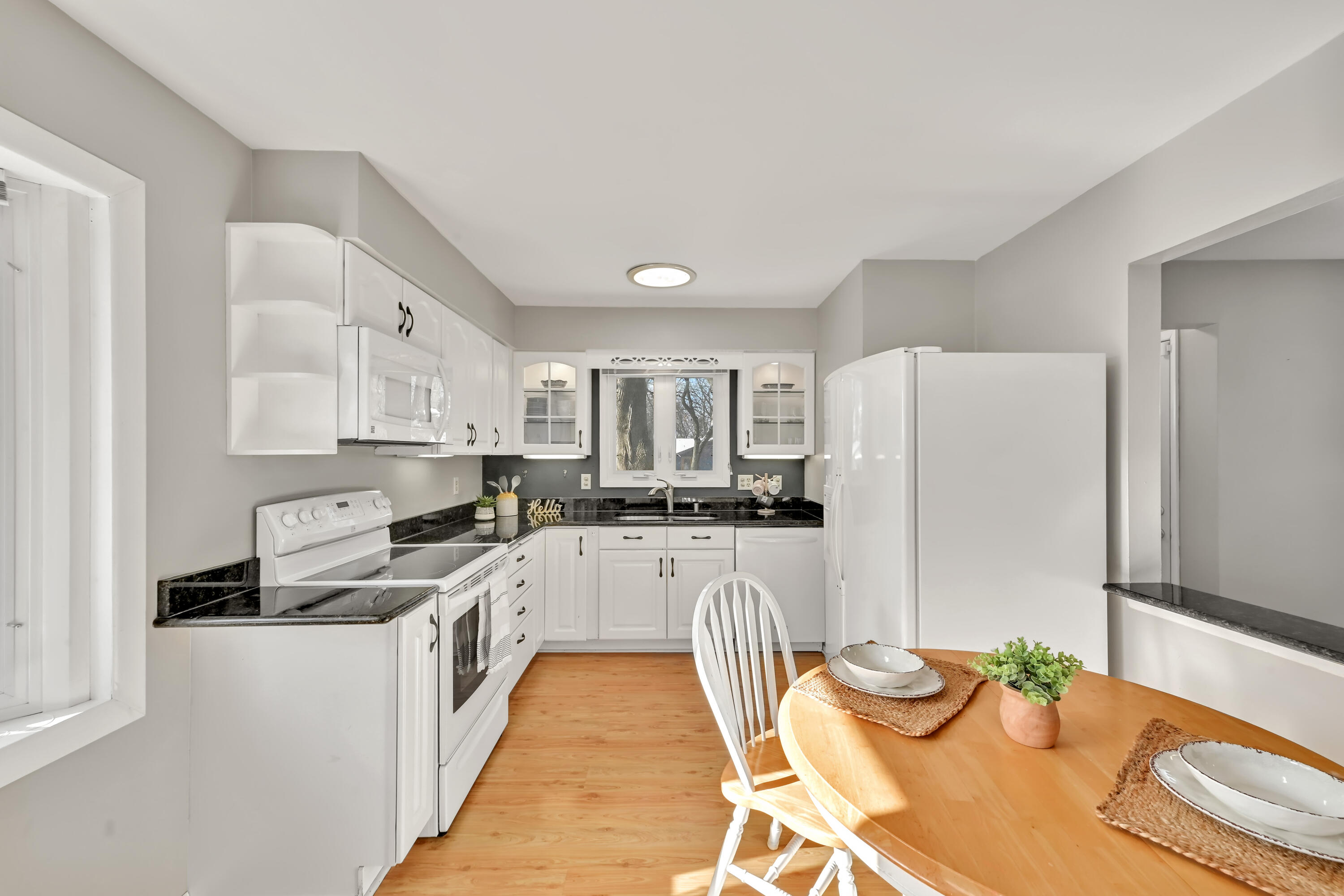 3436 South 93rd Street Milwaukee, WI 53227 - Photo 11 of 27 Functional and beautiful