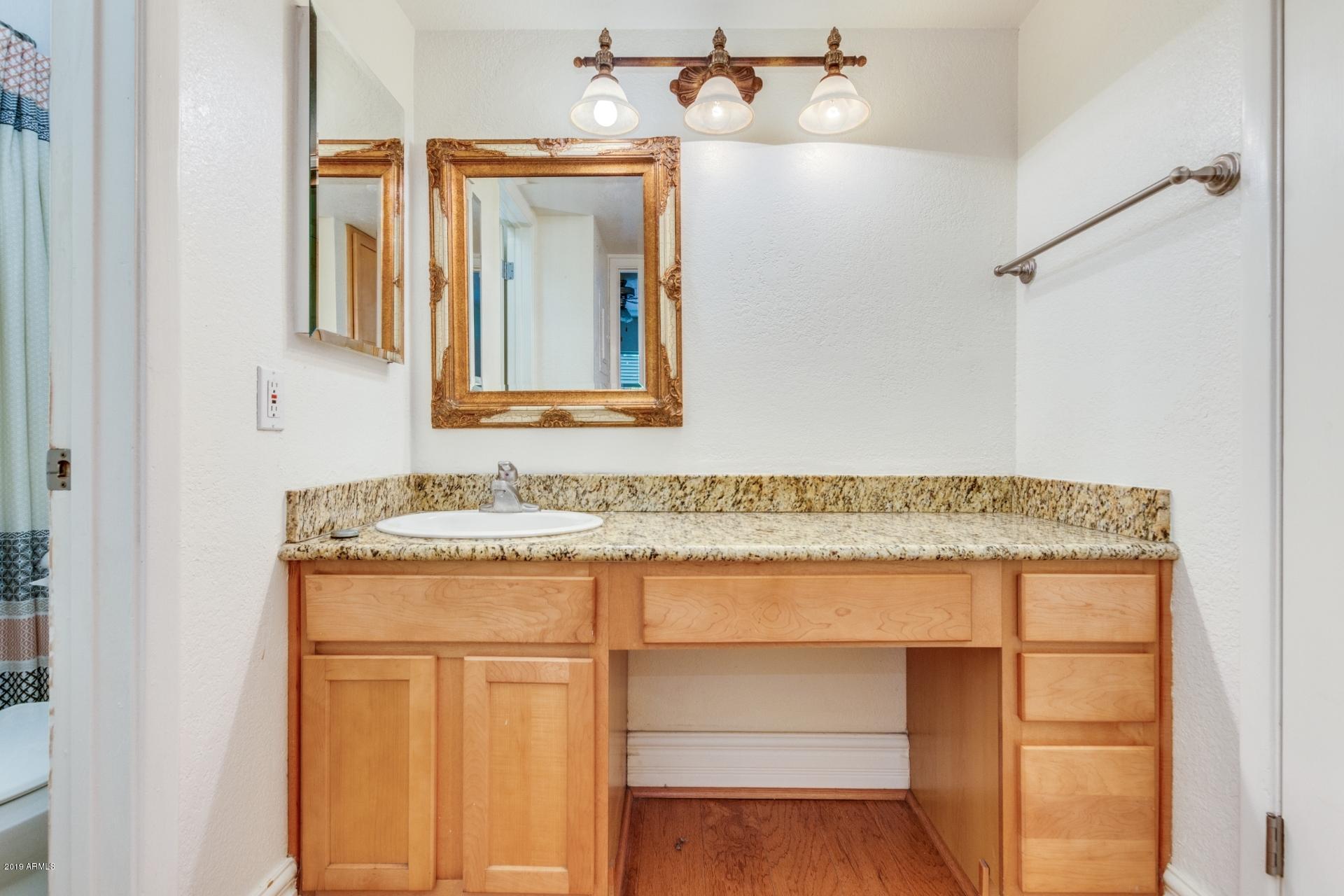 3825 East Camelback Road, Unit 212 Phoenix, AZ 85018 - Photo 11 of 20 0014-Camelback (14)