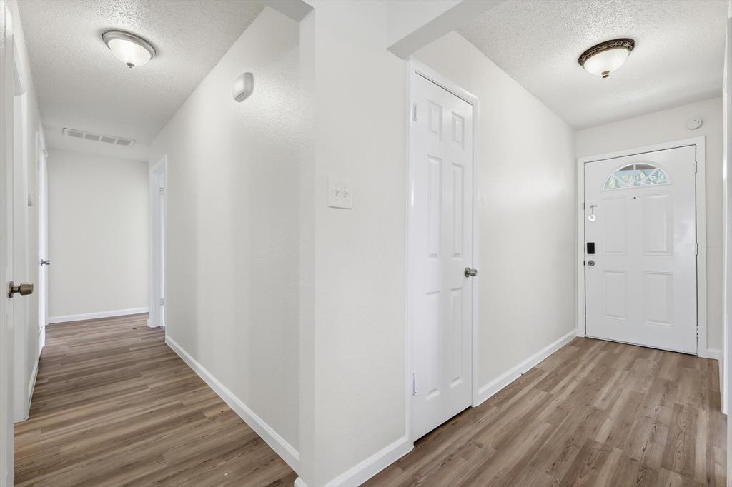 3913 Hickox Road Rowlett, TX 75089 - Photo 5 of 32