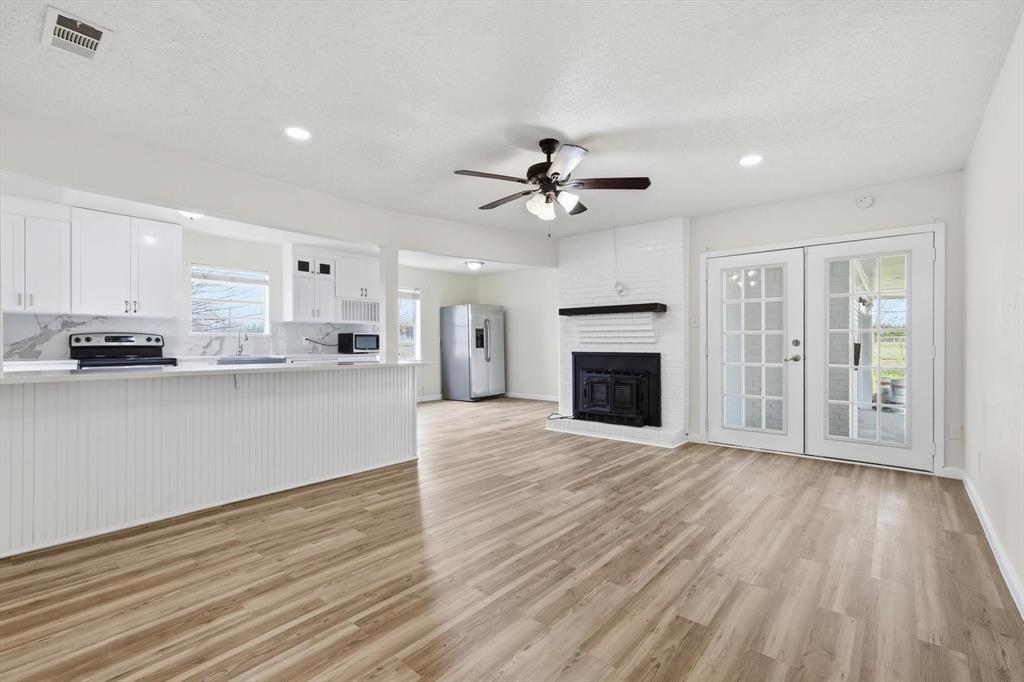 3913 Hickox Road Rowlett, TX 75089 - Photo 6 of 32