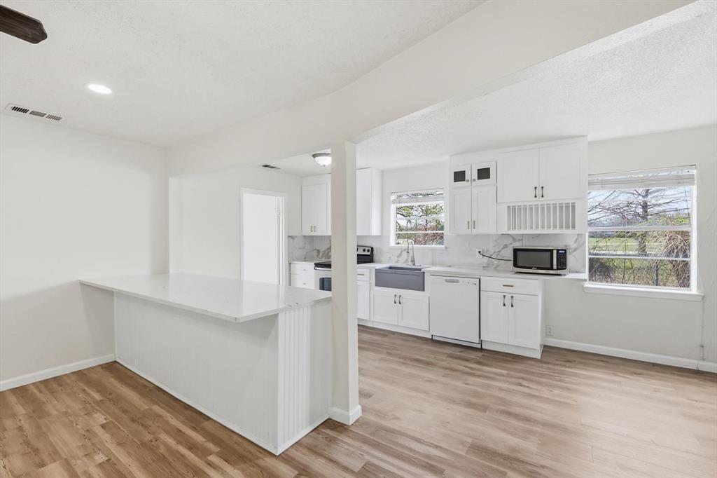 3913 Hickox Road Rowlett, TX 75089 - Photo 9 of 32