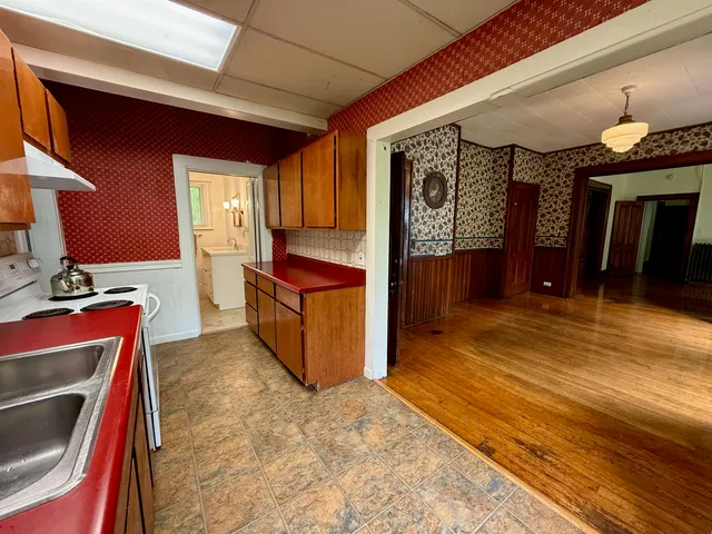 $374,900 | 927 Water Street, Bennington, VT 05257