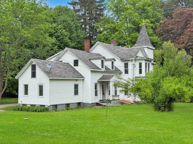 $374,900 | 927 Water Street, Bennington, VT 05257